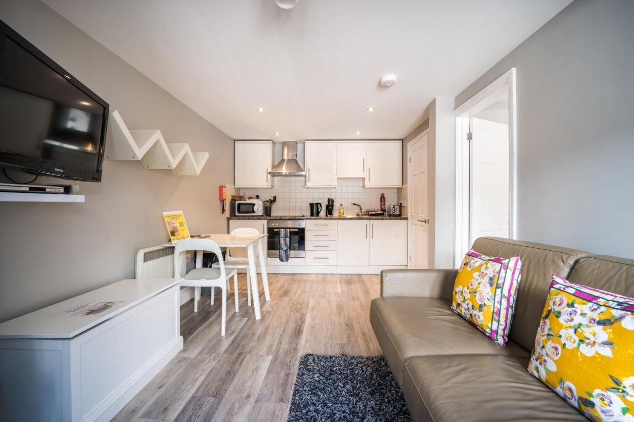 Trinity Mews Apartment Торки Екстериор снимка