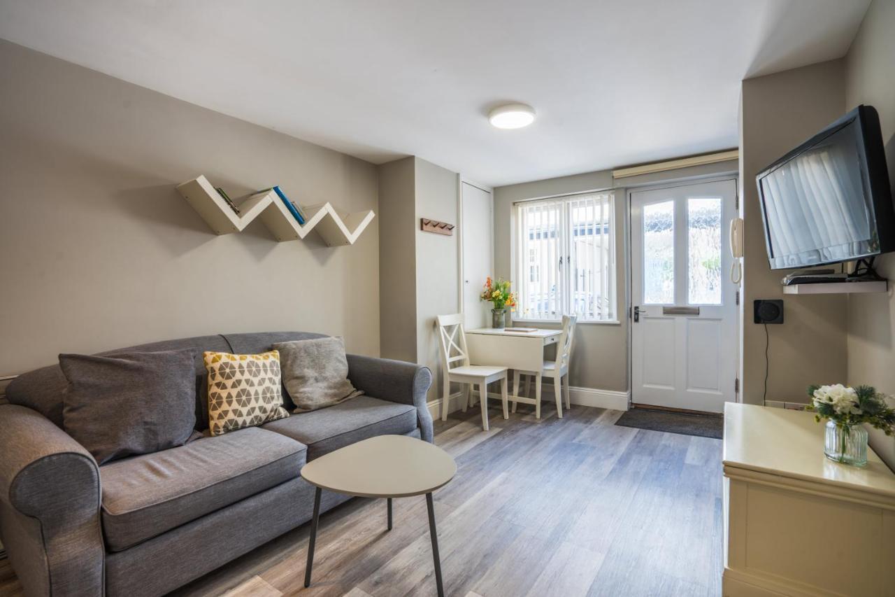 Trinity Mews Apartment Торки Екстериор снимка